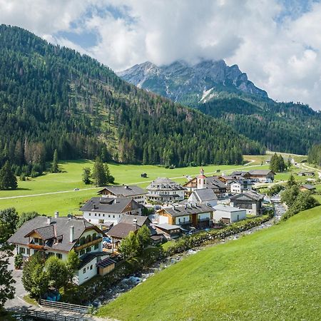 Gasthof Albergo Dolomiten Браєс Екстер'єр фото