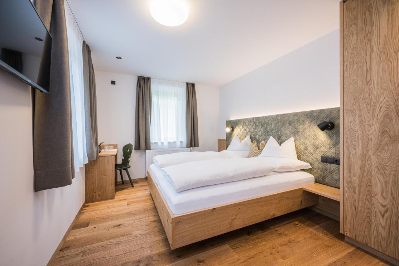 Gasthof Albergo Dolomiten Браєс Екстер'єр фото