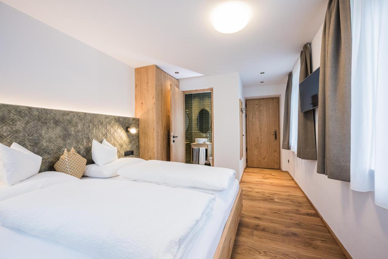 Gasthof Albergo Dolomiten Браєс Екстер'єр фото