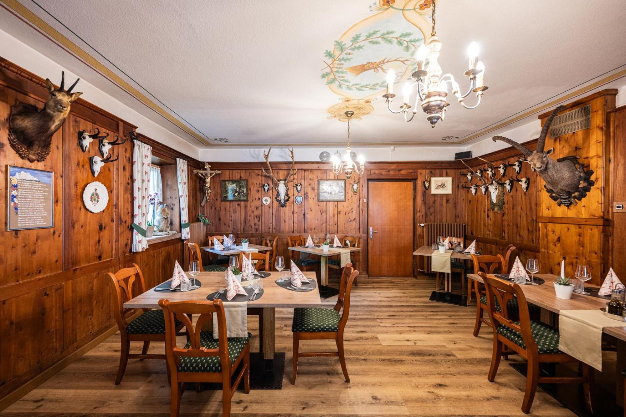 Gasthof Albergo Dolomiten Браєс Екстер'єр фото