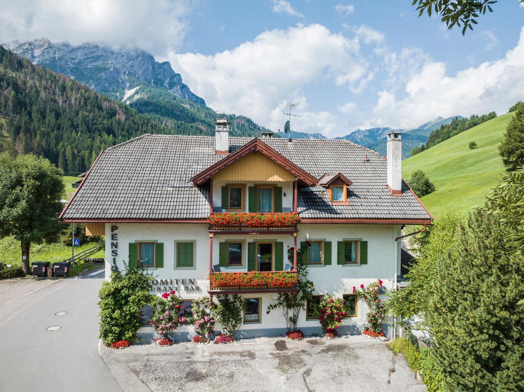 Gasthof Albergo Dolomiten Браєс Екстер'єр фото
