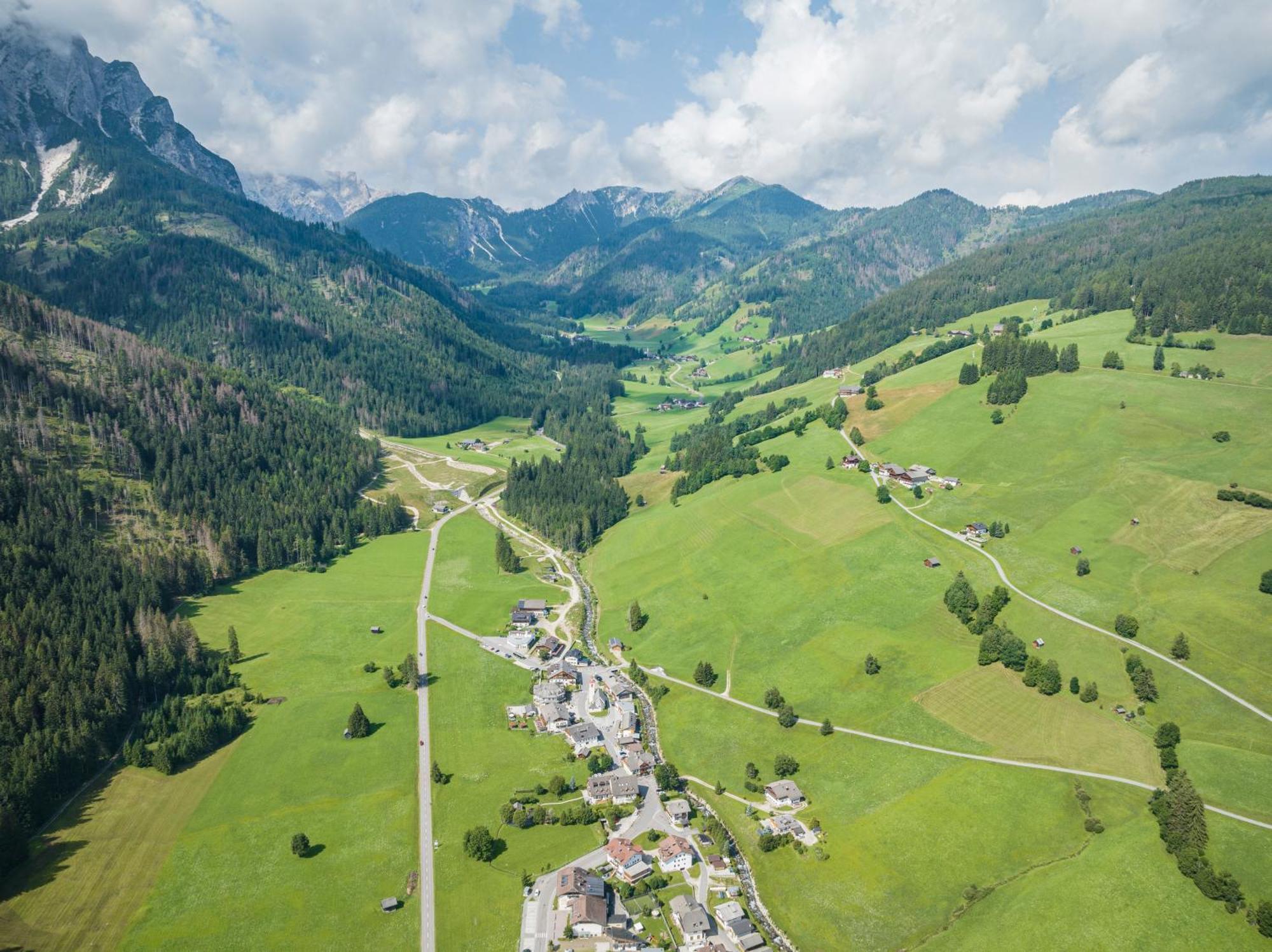 Gasthof Albergo Dolomiten Браєс Екстер'єр фото