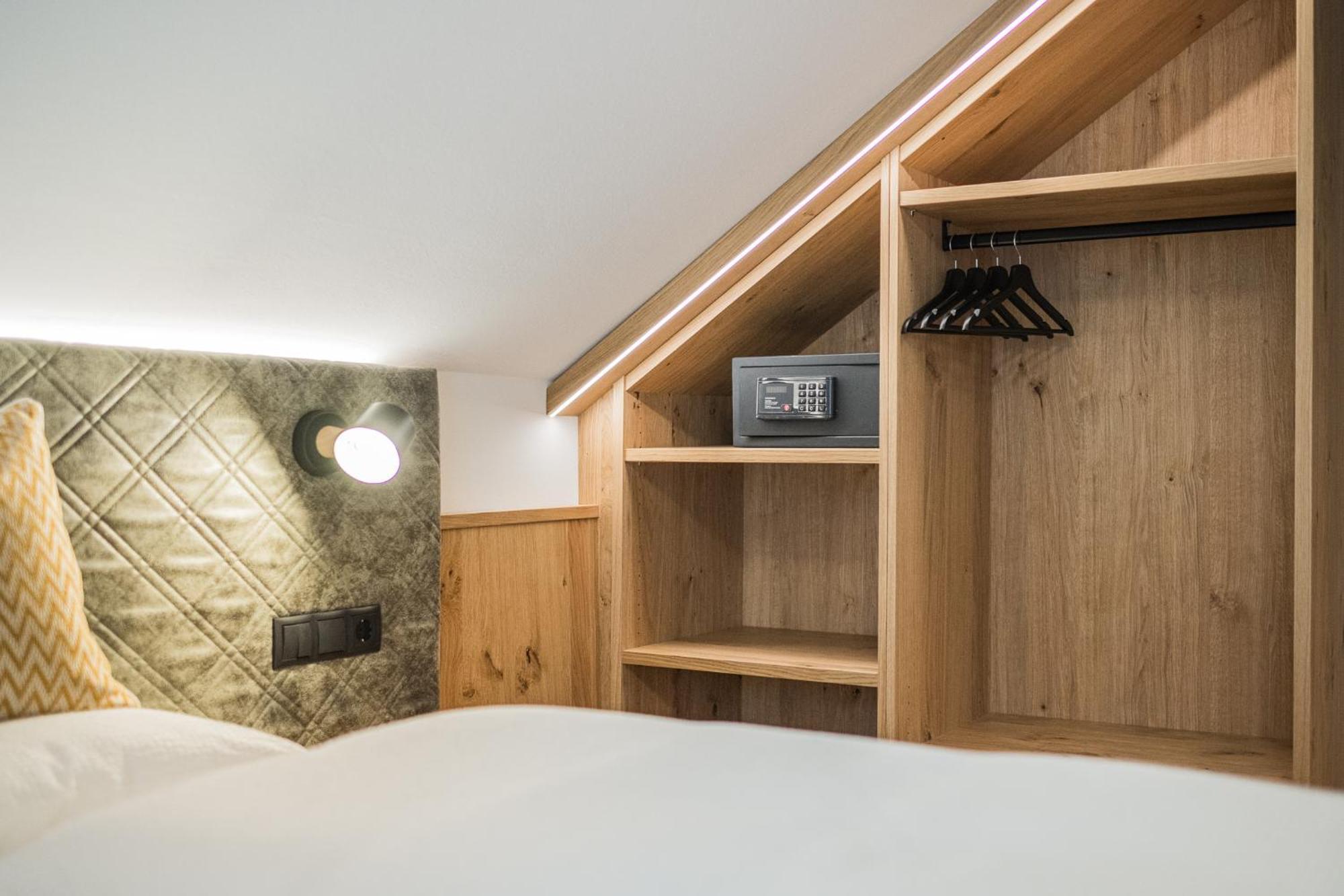 Gasthof Albergo Dolomiten Браєс Екстер'єр фото